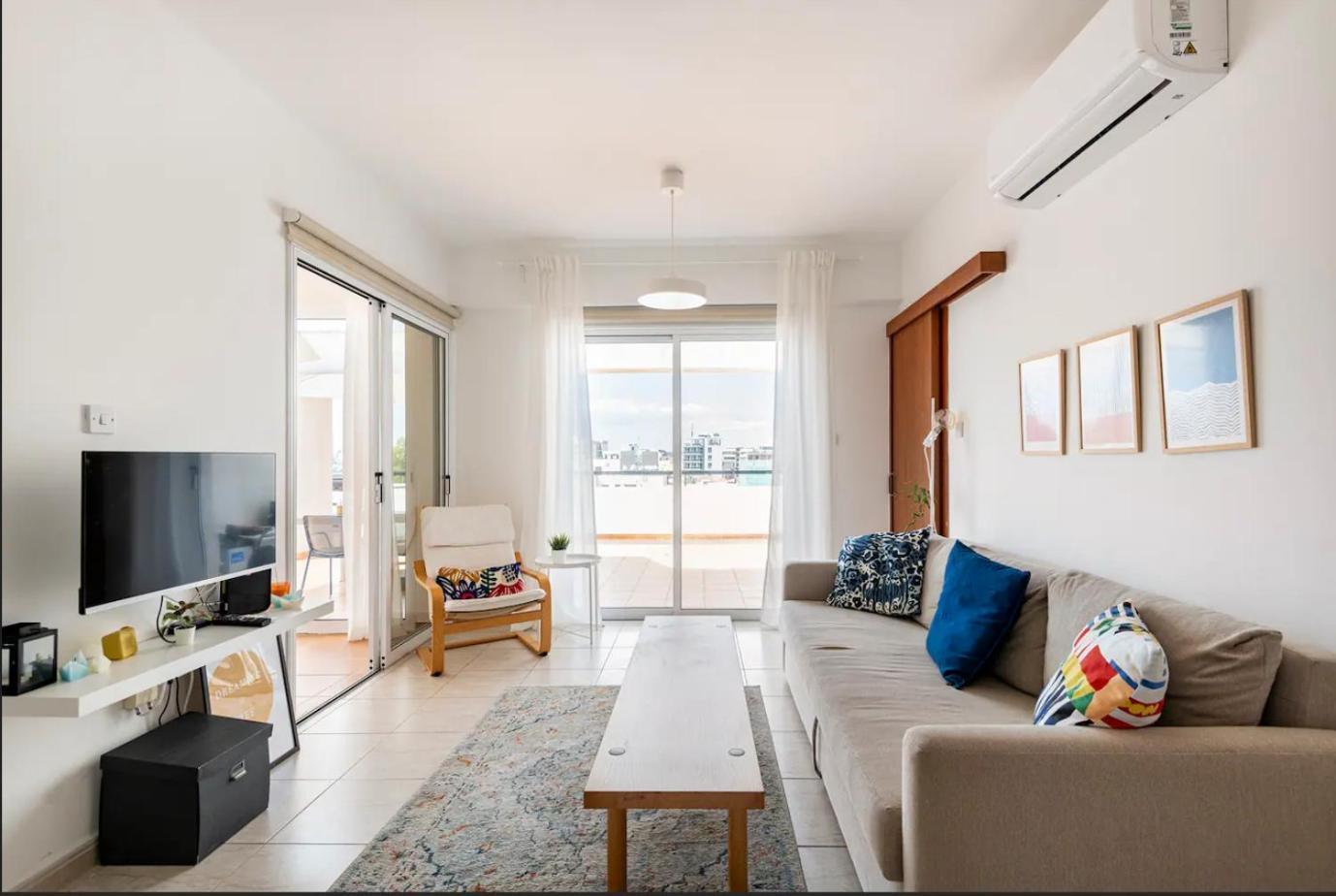 Top Floor Apartment City Center Larnaca Exterior photo